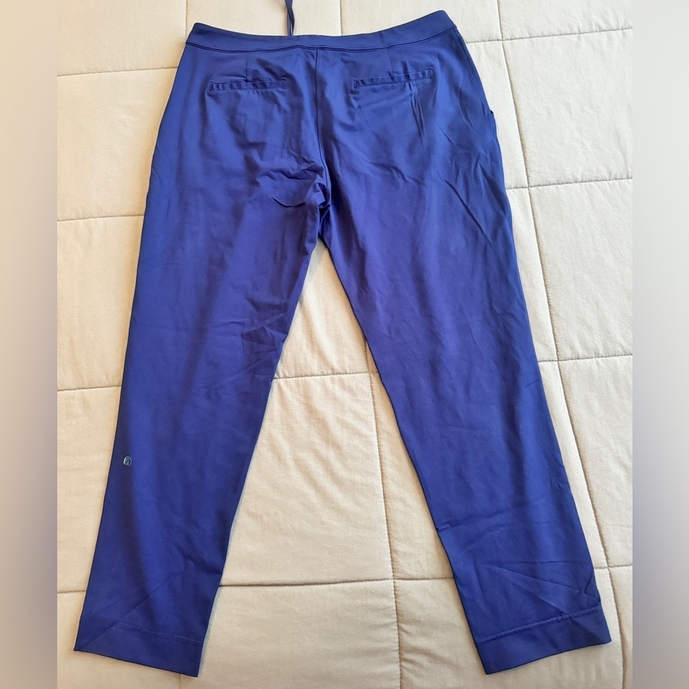 Preloved Lululemon Pants in a Navy Blue - Picture 7 of 7